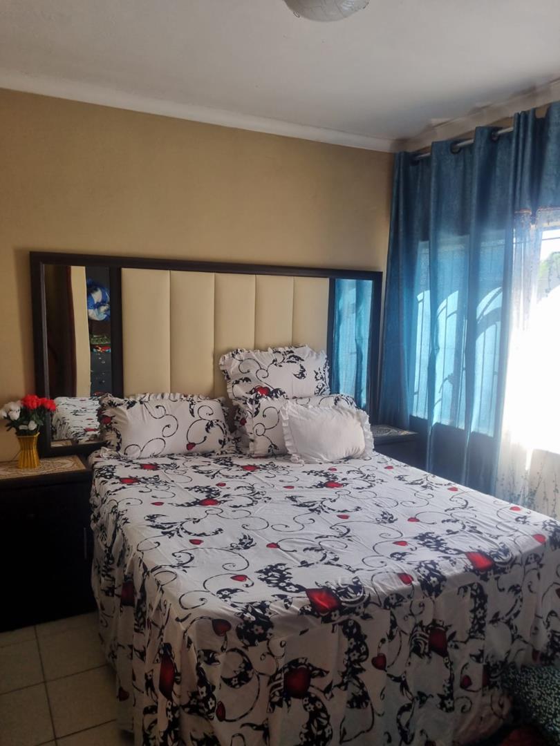6 Bedroom Property for Sale in Bellville South Western Cape